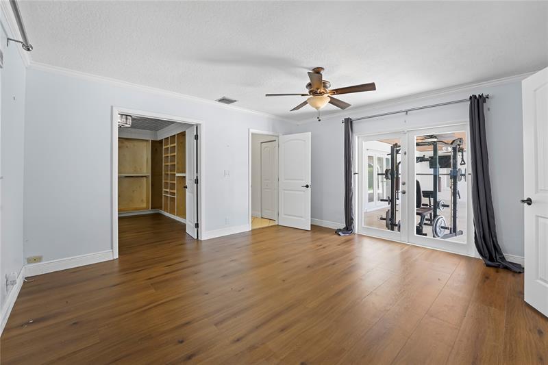 Image 25 of 63 For 1120 Tropical Way