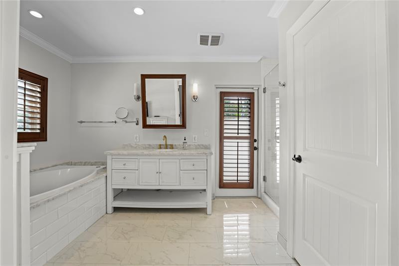 Image 28 of 63 For 1120 Tropical Way