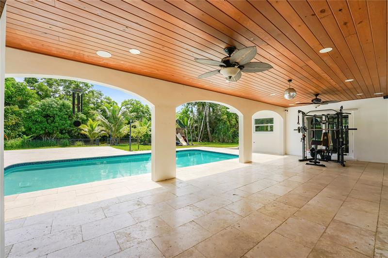 Image 31 of 63 For 1120 Tropical Way