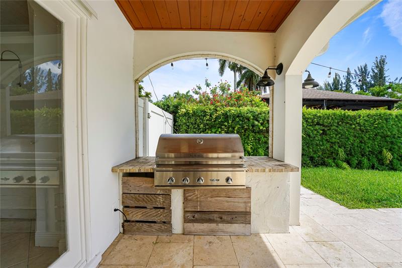 Image 36 of 63 For 1120 Tropical Way