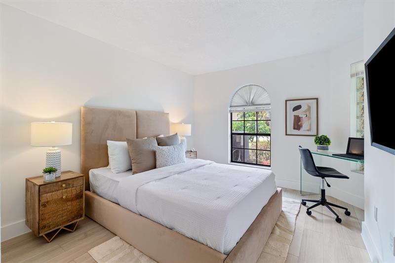 Image 17 of 26 For 9631 76th St  9631