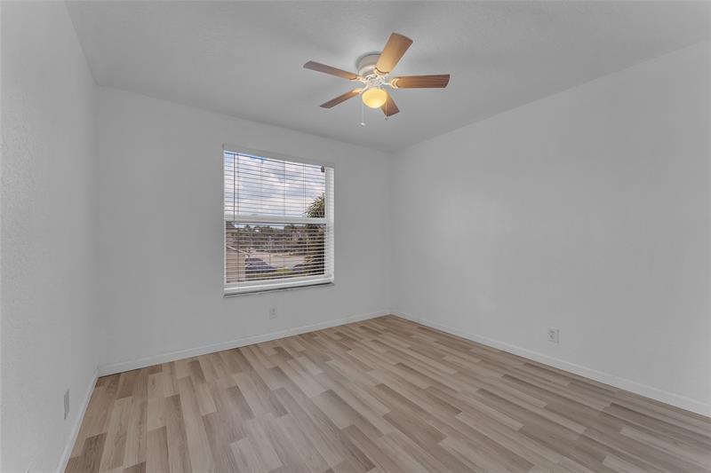 Image 15 of 20 For 5509 90th Ave