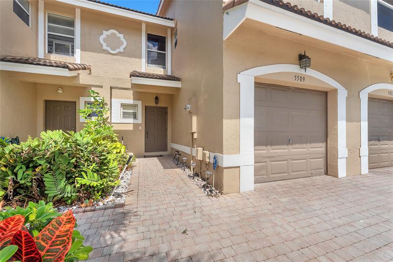 Image 3 of 20 For 5509 90th Ave