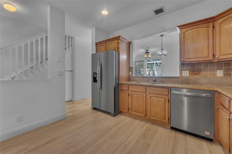 Image 5 of 20 For 5509 90th Ave