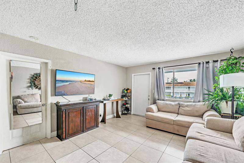 Image 13 of 28 For 2175 56 St  203