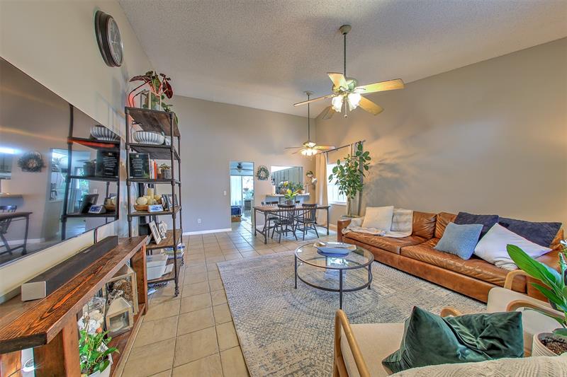 Image 14 of 59 For 1405 Auburn Green Loop