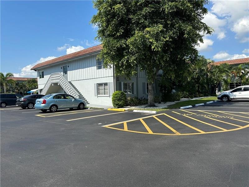 Image 12 of 17 For 659 Oakland Park Blvd  103 C