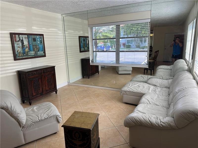 Image 4 of 17 For 659 Oakland Park Blvd  103 C
