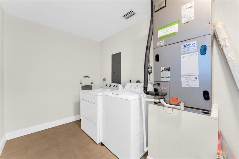 Image 11 of 24 For 4450 18th Ave