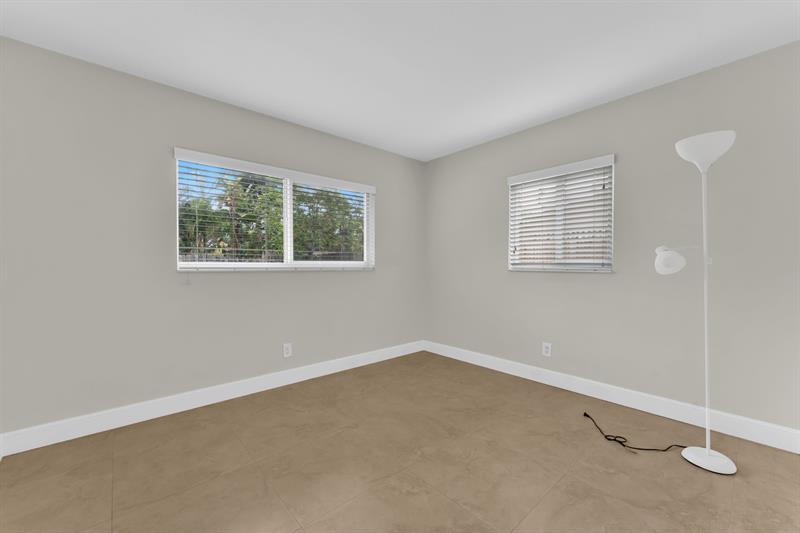 Image 20 of 24 For 4450 18th Ave