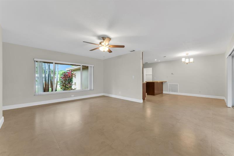 Image 6 of 24 For 4450 18th Ave