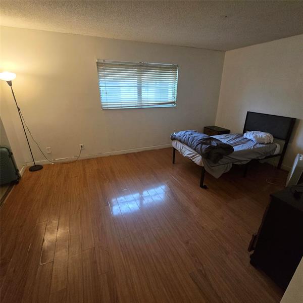 Image 7 of 8 For 3000 Riverside Dr  208-1