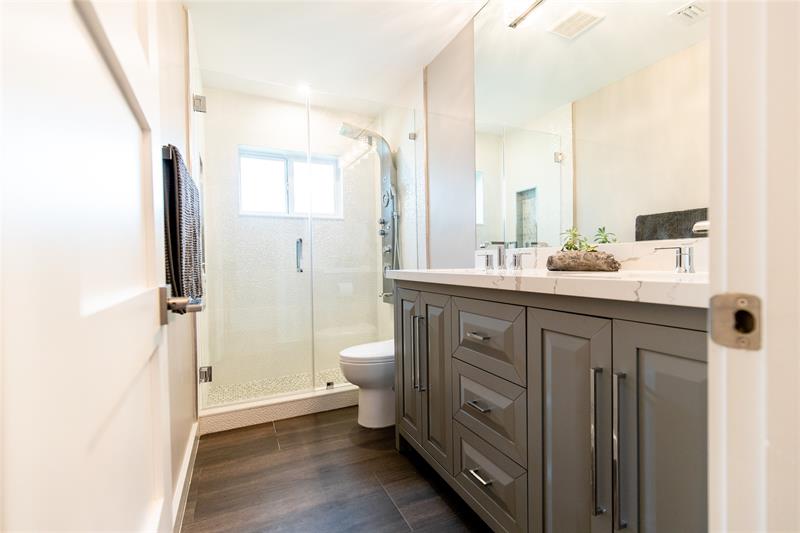 Image 4 of 30 For 2275 44th St