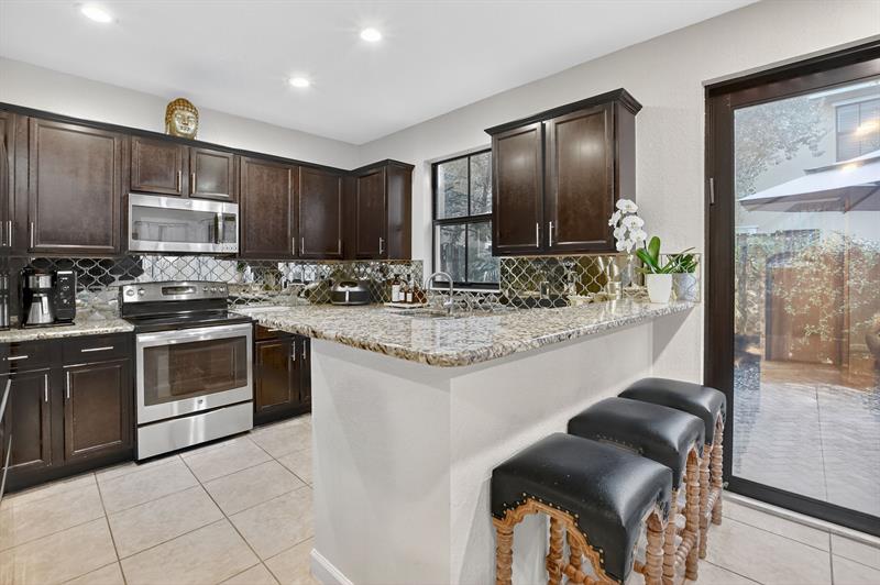 Image 10 of 70 For 8451 Blue Cove Way