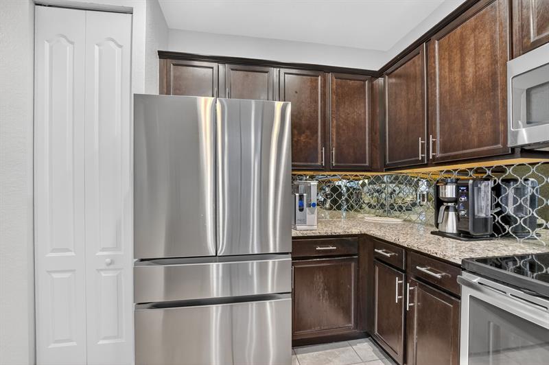 Image 13 of 70 For 8451 Blue Cove Way