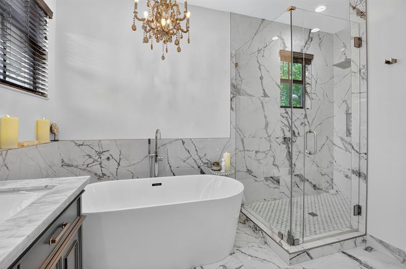 Image 18 of 70 For 8451 Blue Cove Way