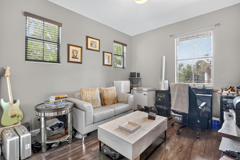 Image 21 of 70 For 8451 Blue Cove Way