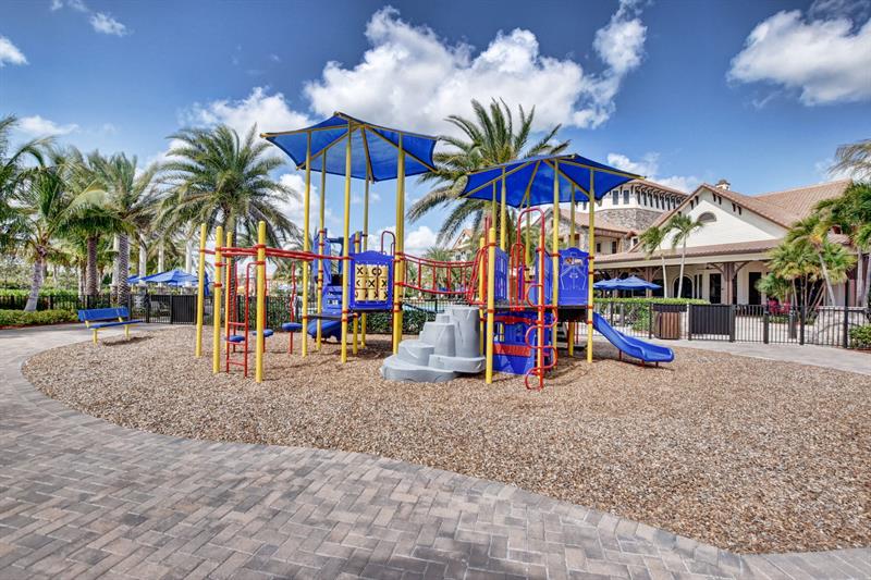 Image 39 of 70 For 8451 Blue Cove Way
