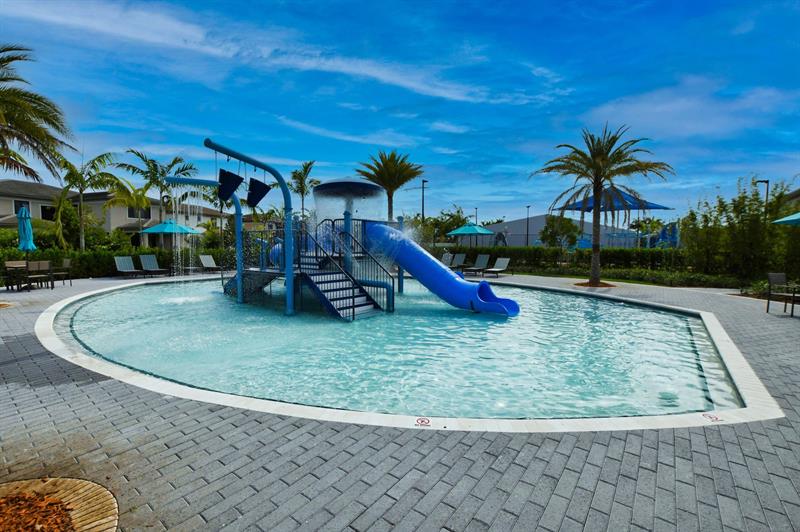 Image 60 of 70 For 8451 Blue Cove Way