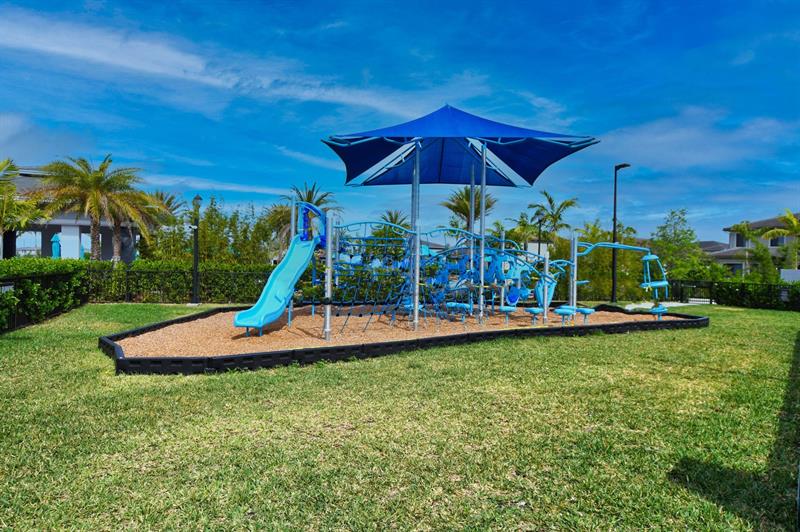 Image 61 of 70 For 8451 Blue Cove Way