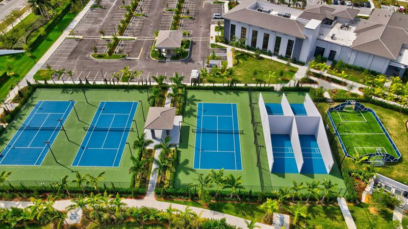 Image 62 of 70 For 8451 Blue Cove Way
