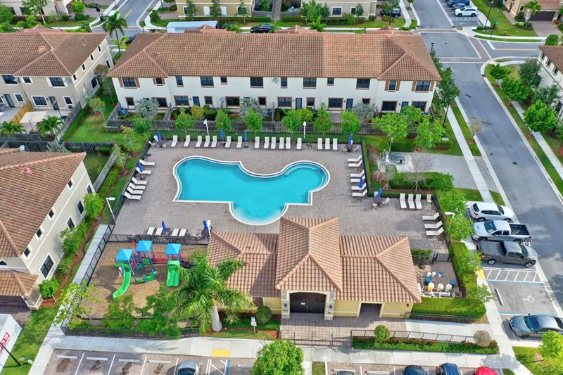 Image 68 of 70 For 8451 Blue Cove Way