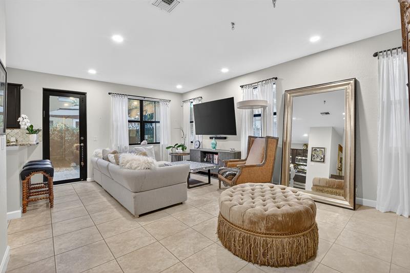 Image 7 of 70 For 8451 Blue Cove Way