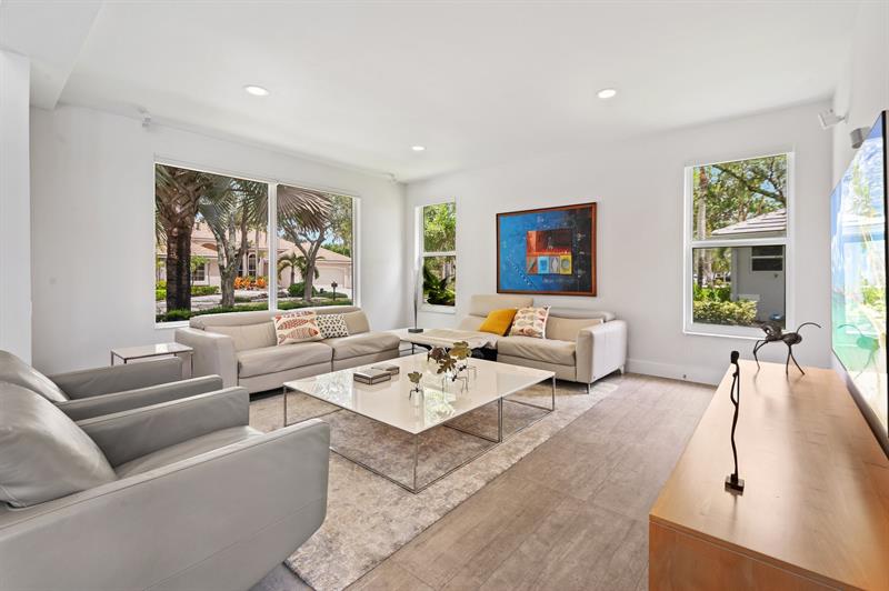 Image 11 of 56 For 2683 Meadowood Ct