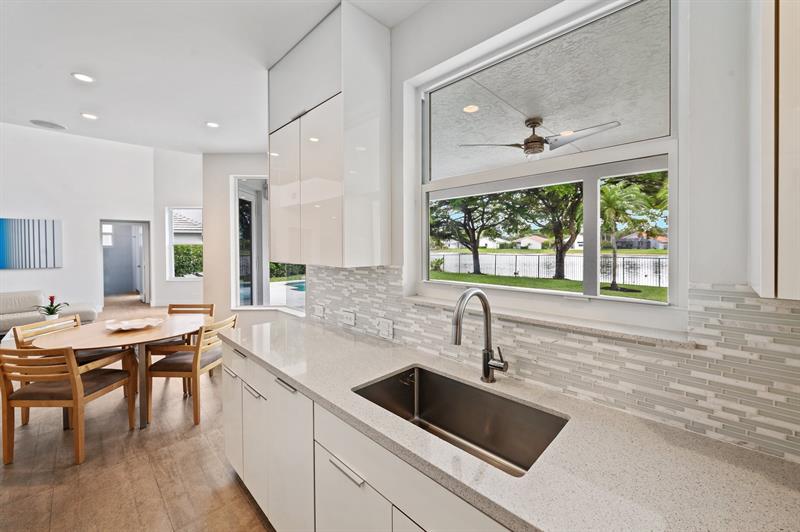 Image 13 of 56 For 2683 Meadowood Ct