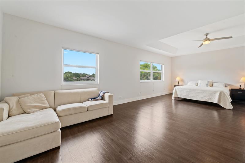 Image 16 of 56 For 2683 Meadowood Ct