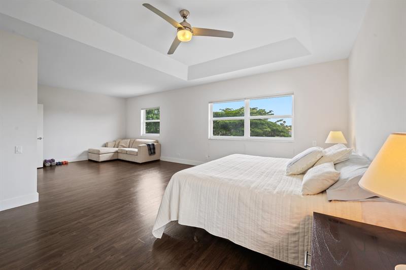 Image 18 of 56 For 2683 Meadowood Ct