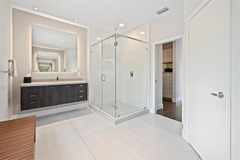 Image 19 of 56 For 2683 Meadowood Ct