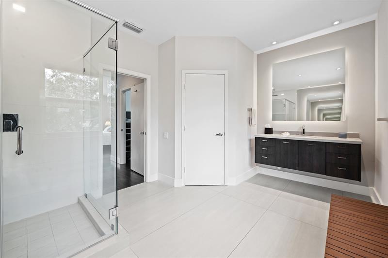 Image 20 of 56 For 2683 Meadowood Ct