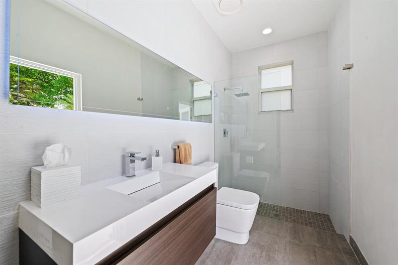 Image 22 of 56 For 2683 Meadowood Ct