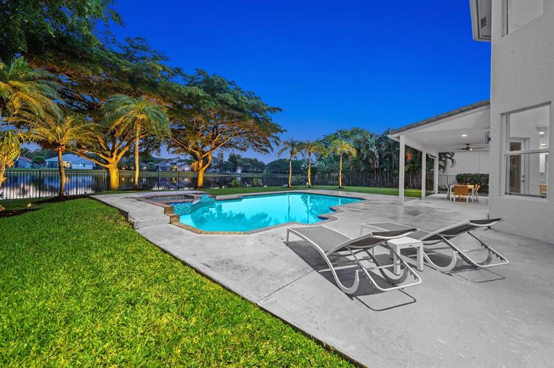 Image 30 of 56 For 2683 Meadowood Ct