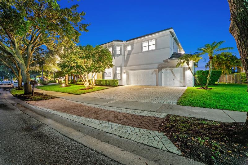 Image 31 of 56 For 2683 Meadowood Ct