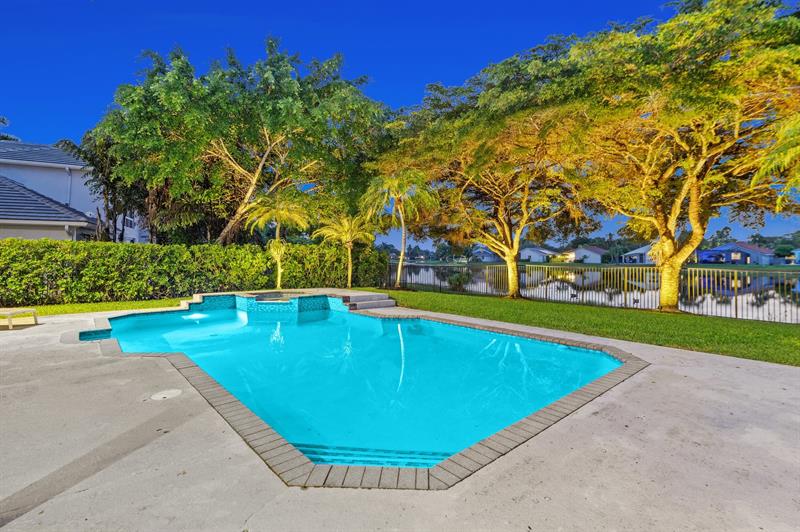 Image 38 of 56 For 2683 Meadowood Ct