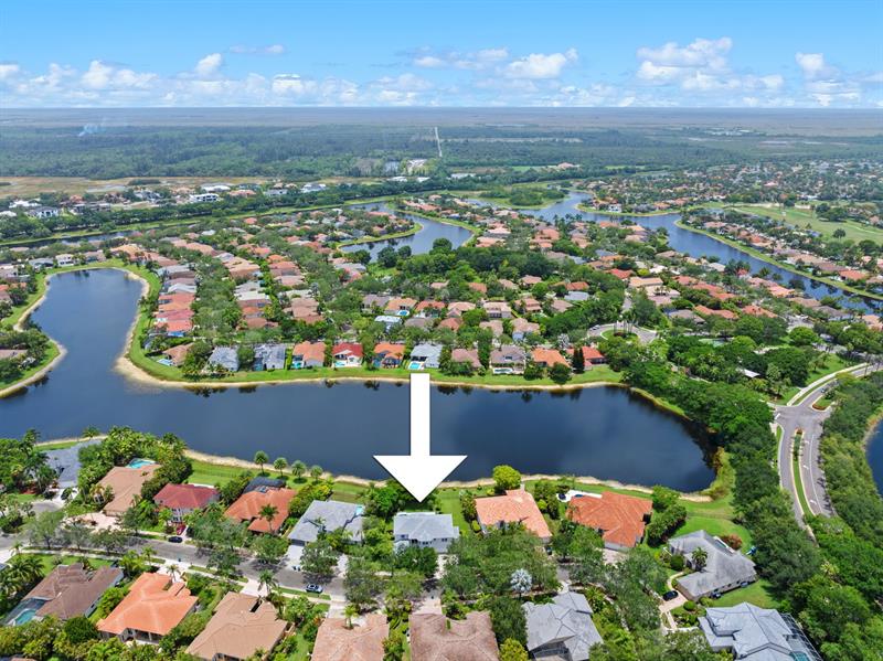 Image 4 of 56 For 2683 Meadowood Ct
