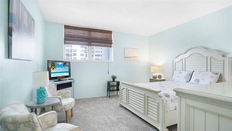 Image 17 of 42 For 4250 Galt Ocean Dr  4e