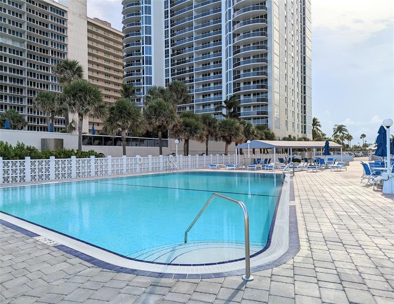 Image 24 of 42 For 4250 Galt Ocean Dr  4e