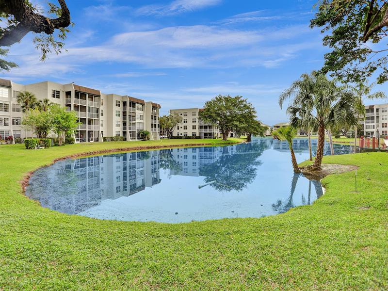 Details for 9330 Lagoon Pl  301, Davie, FL 33324