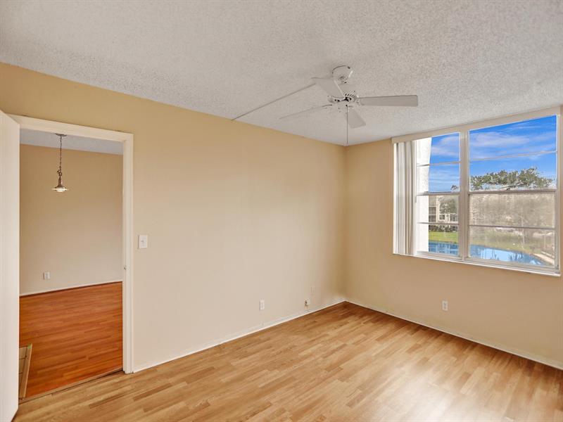 Image 12 of 45 For 9330 Lagoon Pl  301