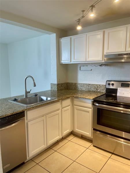 Image 3 of 13 For 7175 Orange Dr  118h