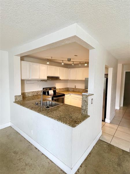 Image 4 of 13 For 7175 Orange Dr  118h