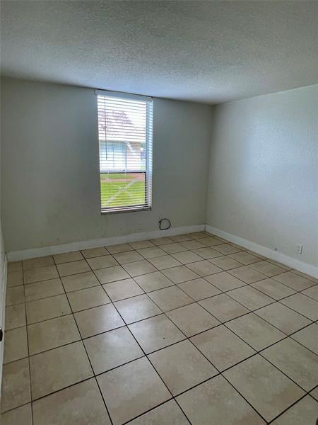 Image 9 of 13 For 7175 Orange Dr  118h