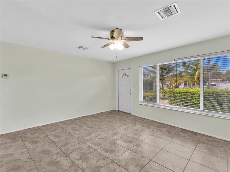 Image 12 of 47 For 1513 30th Ct