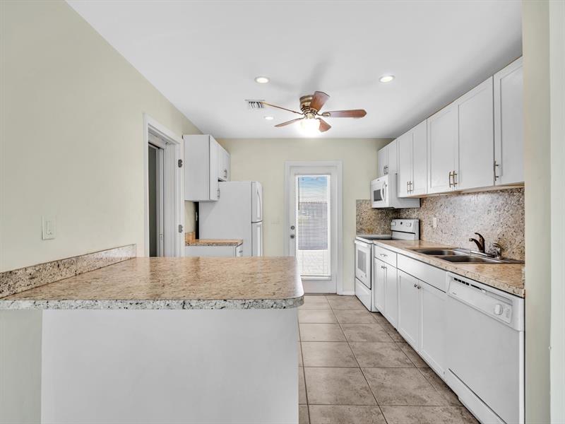 Image 14 of 47 For 1513 30th Ct