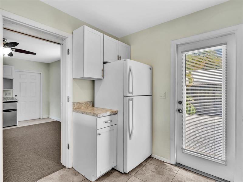 Image 16 of 47 For 1513 30th Ct