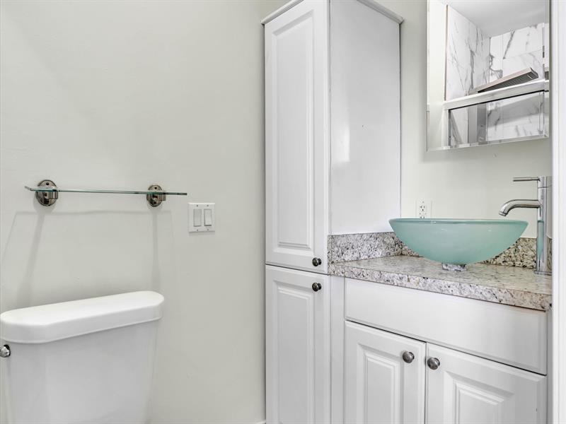 Image 27 of 47 For 1513 30th Ct