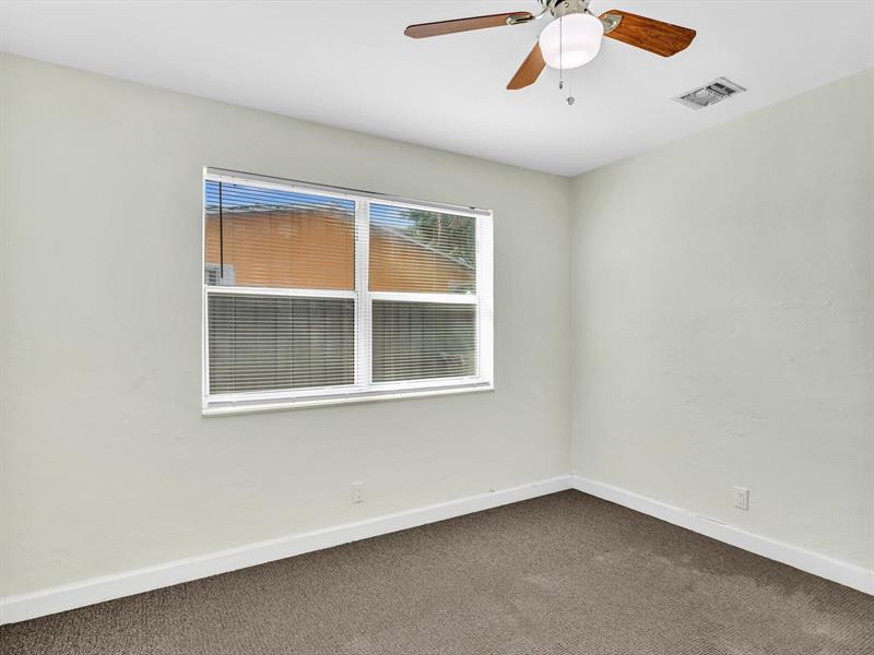 Image 32 of 47 For 1513 30th Ct